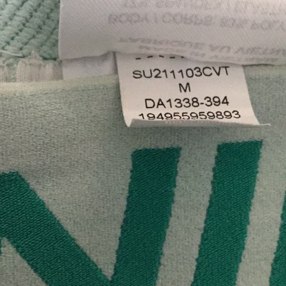 Two pairs of Nike shorts medium for both! - Picture 4 of 5